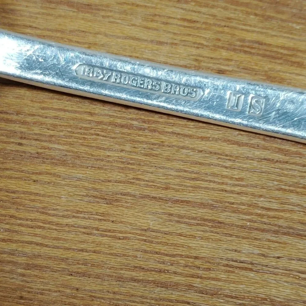 1847 Rogers Bros IS LOVELACE Silverplate Flatware 4 Serving Spoon